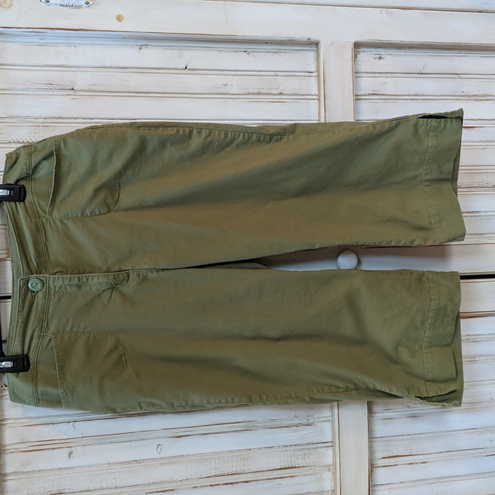 Woolrich, wide leg capri pants. Size 10